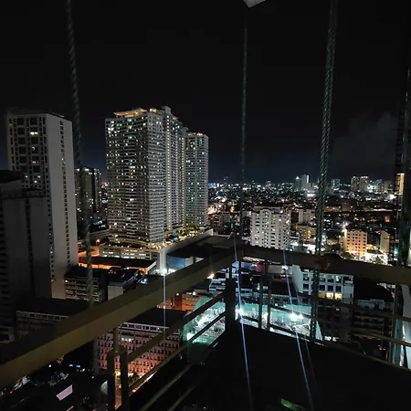 Lowest Room Rate In Makati With Fast Wifi And View