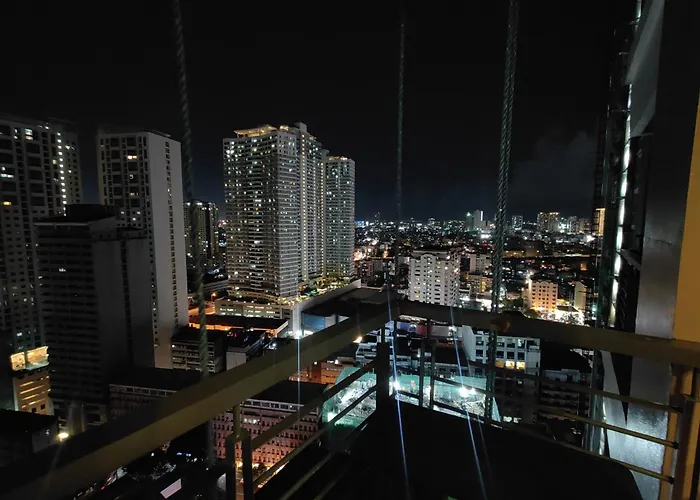 Lowest Rate In Makati With Fast Wifi And View Manila