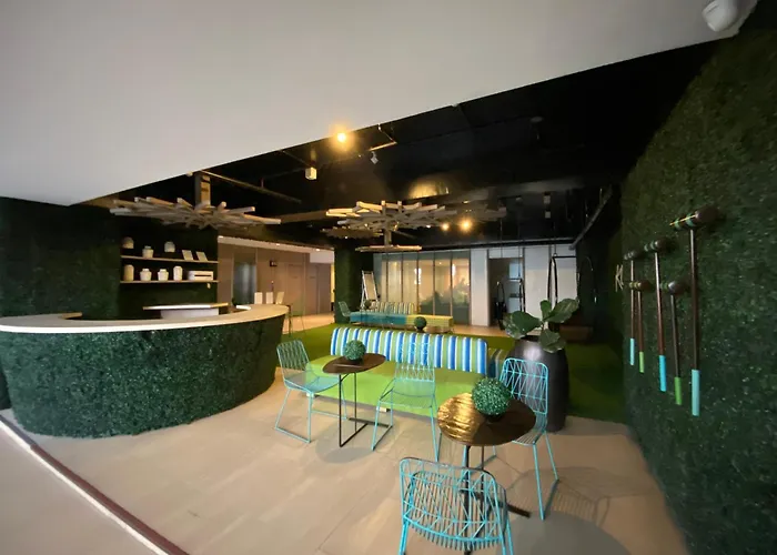 Aparthotel Lowest Rate In Makati With Fast Wifi And View *
