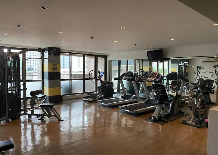 Lowest Rate In Makati With Fast Wifi And View * Manila